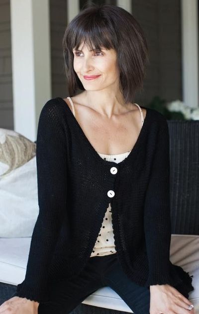 #FreeKnittingPattern - We love this cardigan! Click the image to get the free instant download of the pattern and start knitting your own! Click "repost" if you love free patterns!